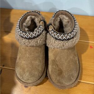 UGG Tan Kids' Classic Ultra Mini Maxi Curly